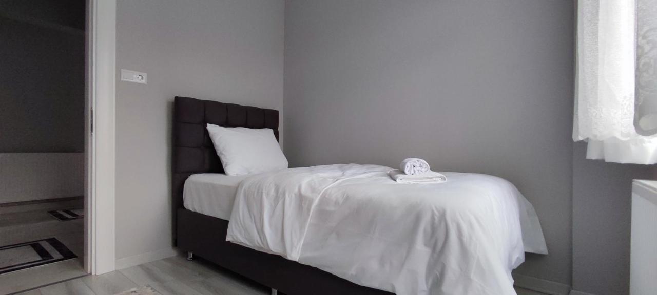 Metro Vip Aparthotel ทรับซอน ภายนอก รูปภาพ